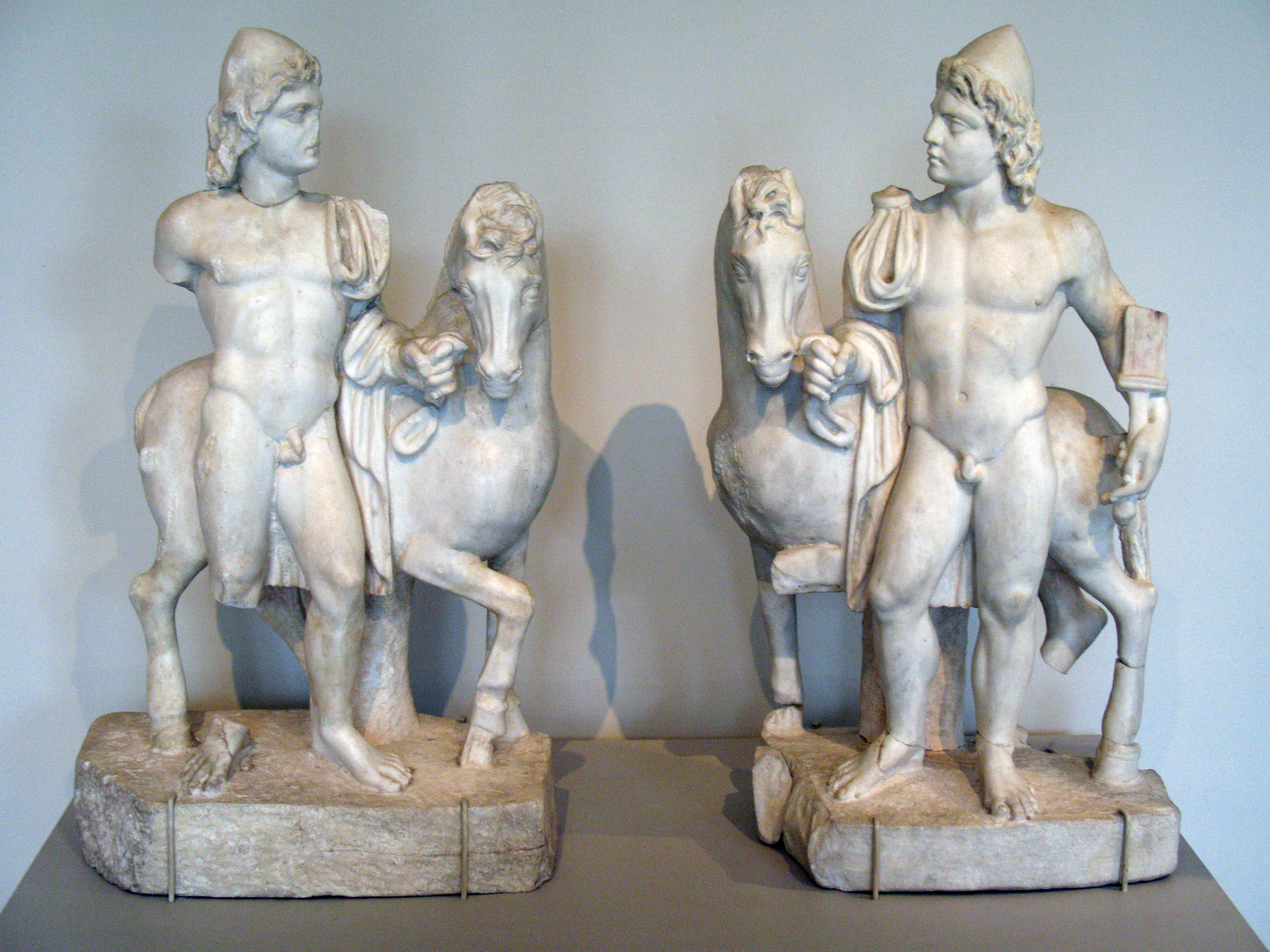 Stylised portrait of Castor and Pollux